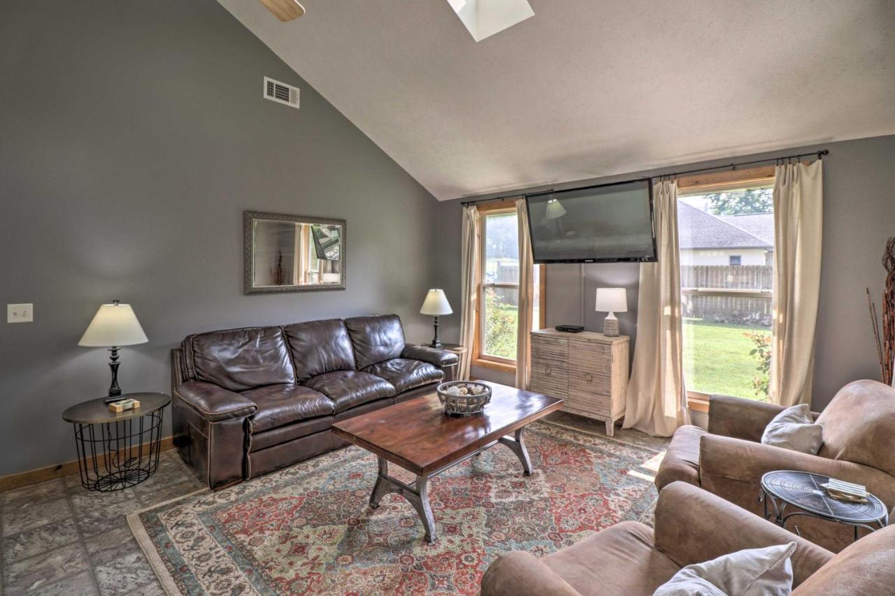 Mountain Home Cottage With Deck On White River! Gassville Esterno foto