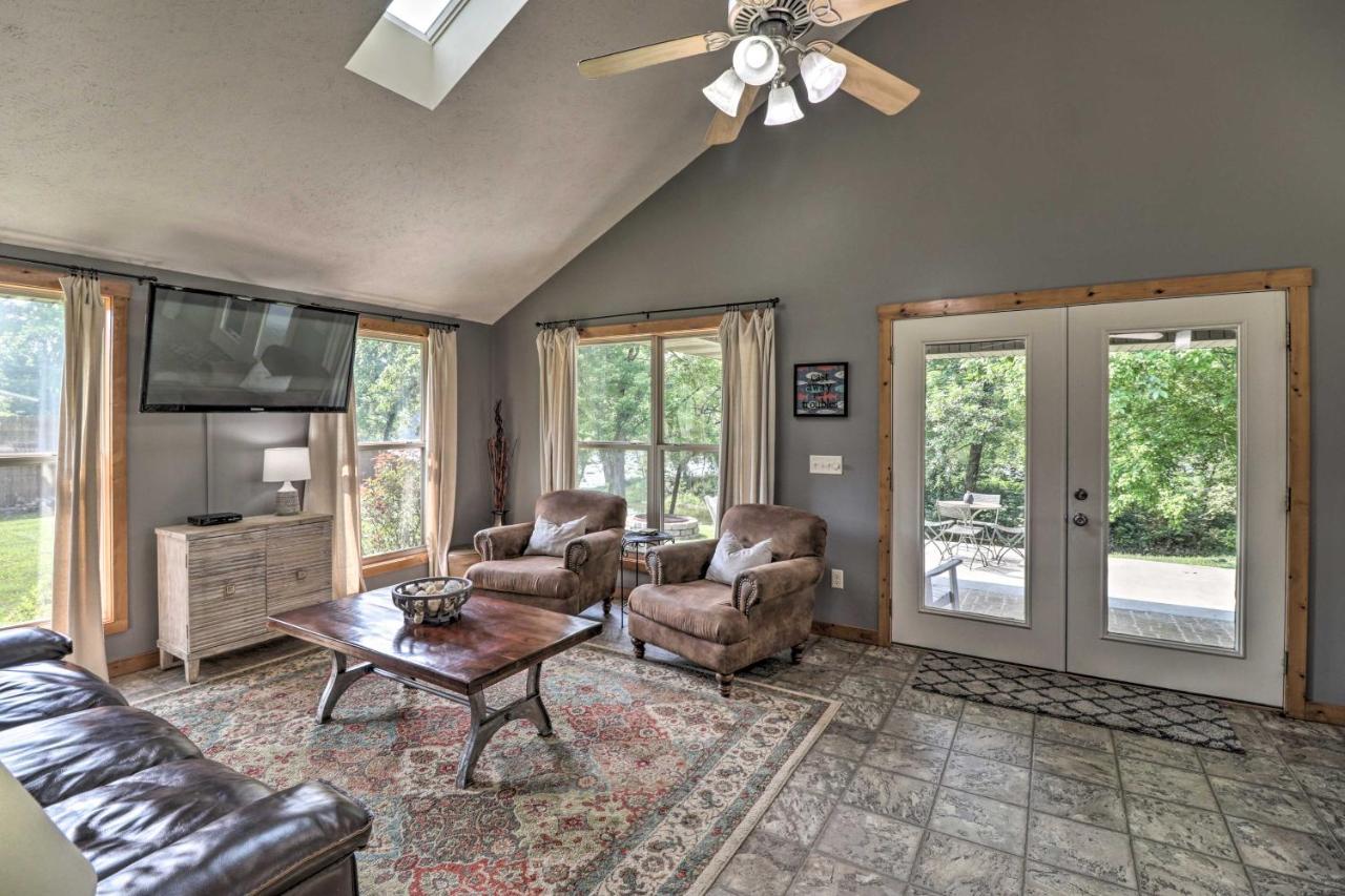 Mountain Home Cottage With Deck On White River! Gassville Esterno foto