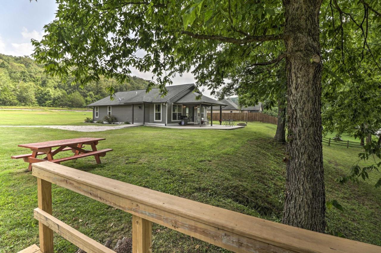 Mountain Home Cottage With Deck On White River! Gassville Esterno foto